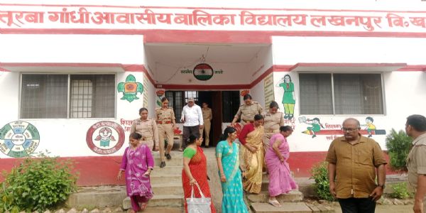 राज्य महिला आयोग के निरीक्षण में कस्तूरबा विद्यालय की खुली पोल, छात्राओं से लेकर वार्डन तक गायब