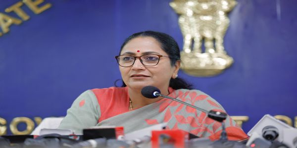 प्याज और चीनी के बढ़े दामों का बोझ दिल्लीवासियों नहीं पड़े देंगे : रेखा गुप्ता