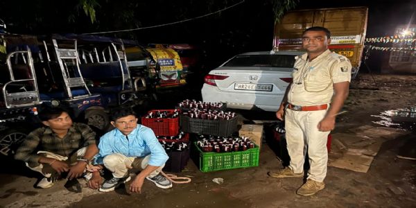 लग्जरी ब्रांड की हरियाणा निर्मित विदेशी शराब बरामद, दो तस्कर गिरफ्तार