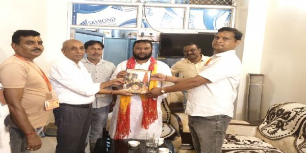 आम्रेश्वर धाम पहुंचकर विधायक ने की पूजा-अर्चना