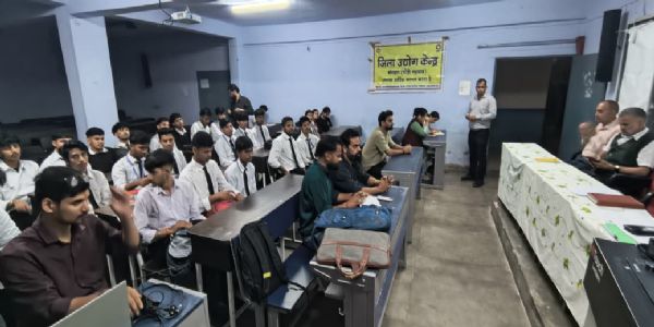 व्यवसाय शुरू करें छात्र, प्रशासन करेगा मदद