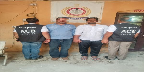 पानीपत में हड़ताल के समय 20 हजार रिश्वत लेते पटवारी एवं एक अन्य गिरफ्तार