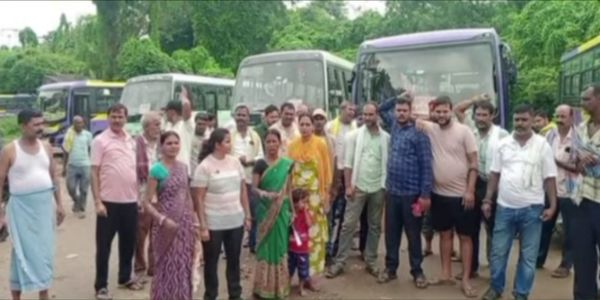 हड़ताल पर गए नवादा पथ परिवहन निगम के चालक ,बस परिचालन ठप