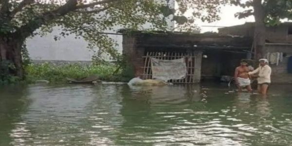 कोसी के रौद्र रूप से रंगरा प्रखंड के कई गांवों में घुसा बाढ़ का पानी, कटरिया स्टेशन और तटबंध पर शरण ले रहे लोग