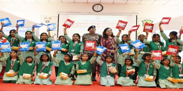 सीआरपीएफ ग्रुप केंद्र में जवानों को राखी बांधकर लिया नशामुक्त समाज का संकल्प