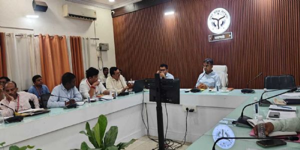 वाराणसी में जननी सुरक्षा योजना में 290 आशा कार्यकर्ताओं की भूमिका पर उठे सवाल