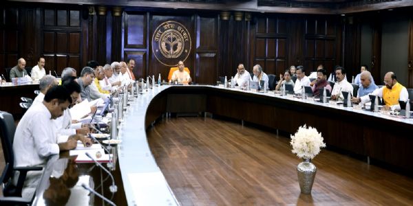 यूपी कैबिनेट के बड़े फैसले : सुल्तानपुर में 272 करोड़ का औद्योगिक क्लस्टर, 7,968 करोड़ से बनेगा झांसी लिंक एक्सप्रेसवे