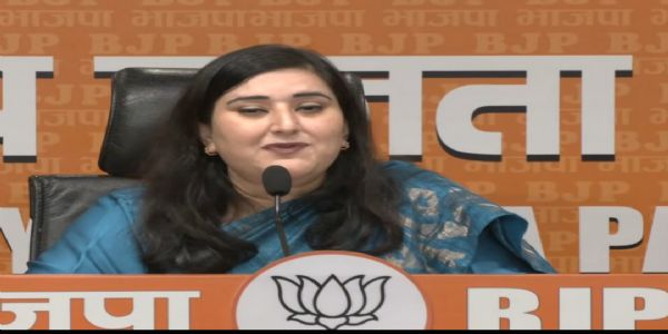 सांसद बांसुरी स्वराज