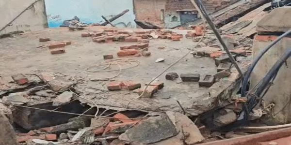 महोबा : मूसलाधार बारिश बनी काल, मकान ढहने से बुजुर्ग दंपति की मौत