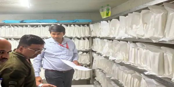 मिलावट की आशंका में 114 किलो मिठाई जब्त, सैंपल जांच के लिए भेजे, रक्षाबंधन से पहले खाद्य सुरक्षा विभाग की कार्रवाई
