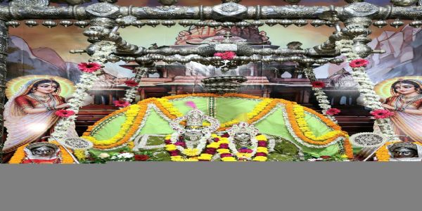 अयोध्या : कनक भवन मंदिर में श्रावण झूलनाेत्सव की धूम, 