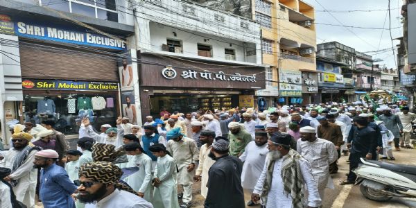 ईद मिलाद-उन-नबी पर निकला भव्य जुलूस, समाजजनों में दिखा उत्साह