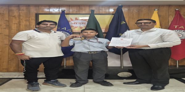 राज्य स्तरीय तैराकी प्रतियोगिता में डीएवी मंडी के रिहदांत ने झटके 3 पदक, राष्ट्रीय स्तर पर भी दिखाई प्रतिभा