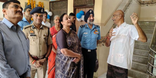 वायु सेना प्रमुख एयर चीफ मार्शल अमरप्रीत सिंह ने माथाबारी में विद्यार्थियों से संवाद कर ‘वाग्देवी-ज्ञानवर्धन केन्द्र’ का उद्घाटन किया। वायु सेना प्रमुख एयर चीफ मार्शल अमरप्रीत सिंह ने माथाबारी में विद्यार्थियों से संवाद कर ‘वाग्देवी-ज्ञानवर्धन केन्द्र’ का उद्घाटन किया।