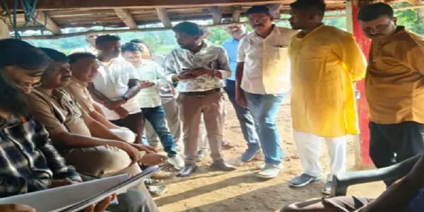 राष्ट्रीय जनजाति आयोग के दल ने किया प्रभावित गांवों का दौरा राष्ट्रीय जनजाति आयोग के दल ने किया प्रभावित गांवों का दौरा