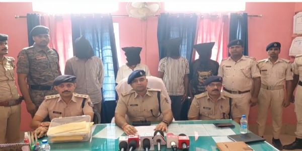 402 ग्राम स्मैक के साथ दो होमगार्ड सहित पांच गिरफ्तार