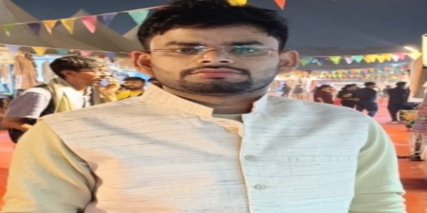 मीरजापुर : पांच भाइयों ने एक साथ पास की यूपीटीईटी, गांव में बंटी मिठाई, सफलता बनी चर्चा
