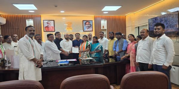 खान एवं खनिज संशोधन विधेयक के खिलाफ कांग्रेस ने दिया धरना