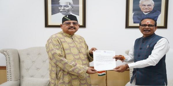 नल जल मित्रों को मनरेगा से मजदूरी दिलाने का केंद्रीय मंत्री से अनुरोध