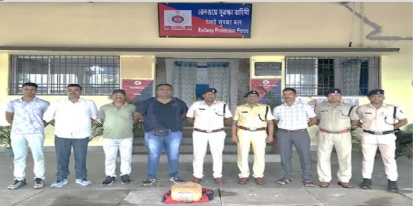 हिजली स्टेशन पर 5.376 किलोग्राम गांजा बरामद