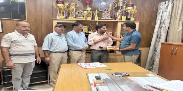 राष्ट्रीय शिक्षक पुरस्कार के लिए चयनित जगमोहन शर्मा को दी बधाई