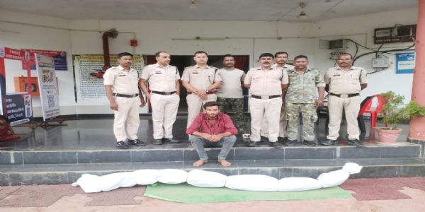 निर्माणाधीन मकान में उगा रखा था गांजे का पौधा, पुलिस ने आरोपित को किया गिरफ्तार