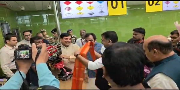 मुख्यमंत्री डॉ मोहन यादव का डुमना एयरपोर्ट पर आत्मीय स्वागत.