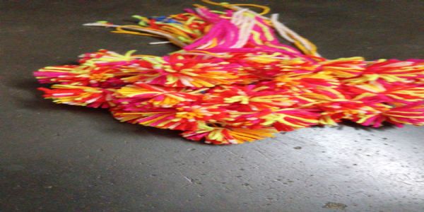 रक्षाबंधन : बहनों ने भाइयों के लिए खरीदी राखी