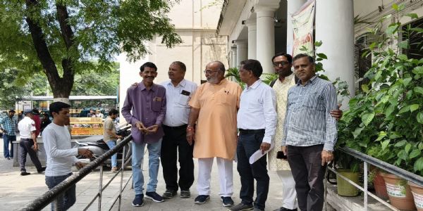 उदयपुर में महापौर के प्रबल दावेदार पूर्व भाजपा जिलाध्यक्ष दिनेश भट्ट ने सूची से पहले भरा नामांकन