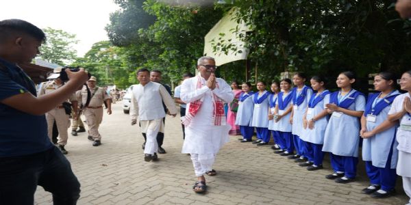माजुली में स्वास्थ्य सेवाओं की समीक्षा, मंत्री अशोक सिंघल ने किया अस्पतालों का निरीक्षण