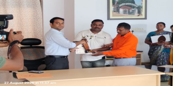 जेएलकेएम खूंटी जिला टीम को उपायुक्त ने किया सम्मानित