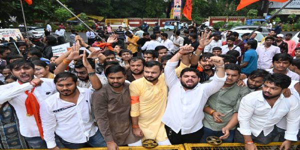 जबलपुर : शासकीय महाविद्यालयों की बदहाली पर अभाविप का ‘विद्यार्थी हुंकार अभियान’, कलेक्टर को सौंपा ज्ञापन