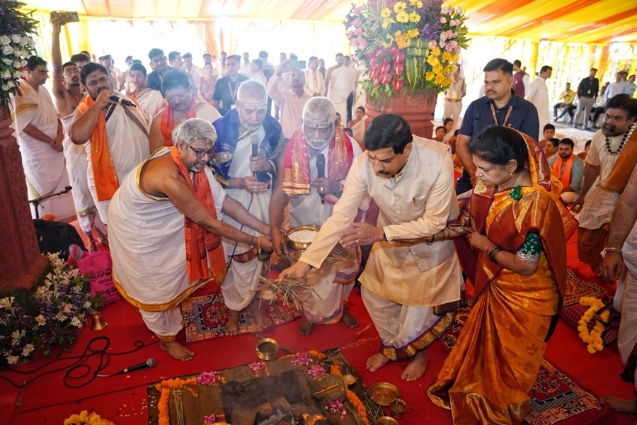 मुख्यमंत्री डॉ. मोहन यादव ने ओंकारेश्वर में पंचायतन मंदिर निर्माण के लिए भूमि-पूजन किया मुख्यमंत्री डॉ. मोहन यादव ने ओंकारेश्वर में पंचायतन मंदिर निर्माण के लिए भूमि-पूजन किया