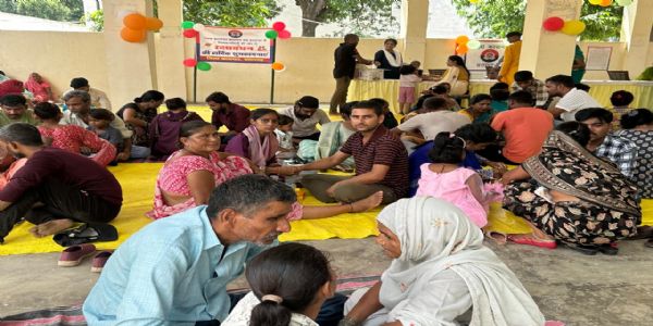 रक्षाबंधन पर जिला कारागार प्रतापगढ़ में भावनाओं का संगम, 322 बंदियों से मिले 428 परिजन