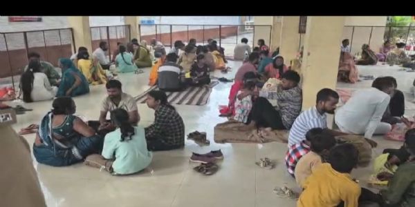 गोरखपुर जिला कारागार में भाई-बहन के पवित्र रिश्ते का दिखा अनूठा संगम, 1113 बहनों ने बंदी भाइयों की कलाई पर बांधी राखी