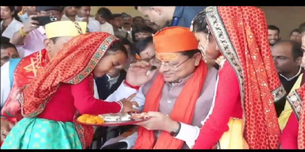 बग्वाल मेले में उमड़ा आस्था का सैलाब, धामी बोले- परंपराओं के संरक्षण को सरकार प्रतिबद्ध
