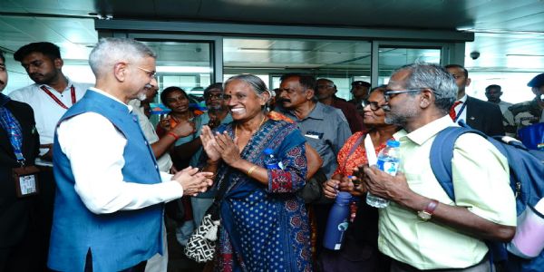 भारत नेपाल को हर संभव मदद देने के लिए प्रयासरत, 320 भारतीय अभी भी लापता, तमिलनाडु के 21 पर्यटक लौटे