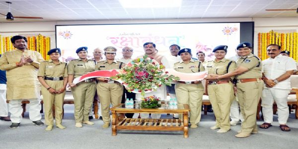 मप्रः मुख्यमंत्री डॉ. यादव ने उज्जैन में बहनों से बंधवाया रक्षा सूत्र