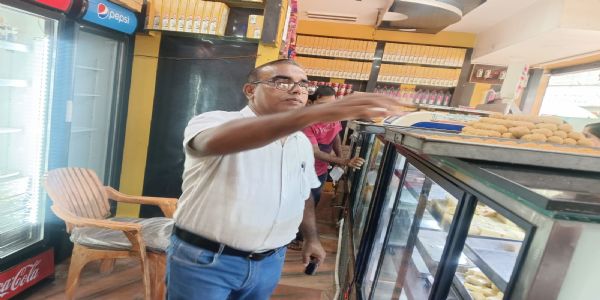 अनूपपुर: विभिन्न प्रतिष्ठानों से 21 खाद्य नमूने संग्रहित कर जांच हेतु राज्य खाद्य प्रयोगशाला भेजे गए