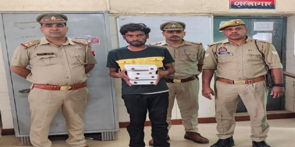 यात्रियों से दोस्ती कर सामान चोरी करने वाला शातिर गिरफ्तार
