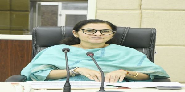 कलेक्टर ने कृषि एवं संबद्ध विभागों की योजनाओं की प्रगति की समीक्षा की