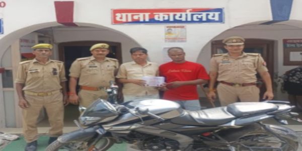 मंगल दोष बताकर ले गए थे दुकानदार की सोने की चेन, एटा के टप्पेबाज पिता-पुत्र गिरफ्तार