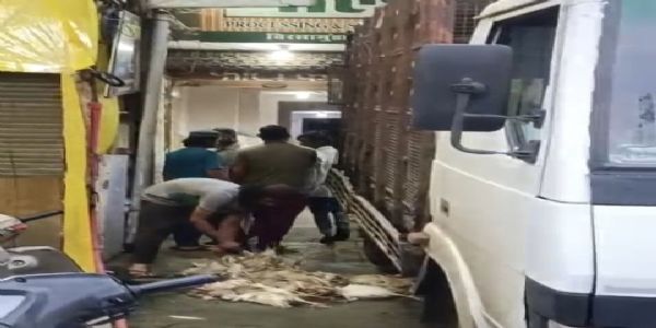 जबलपुर: वायरल वीडियो से चिकन सेंटर पर उठे सवाल, पुलिस पहुंची दुकान सील करने