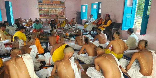 श्रावणी रक्षाबंधन पर्व पर 47 छात्रों का हुआ सामूहिक उपनयन संस्कार