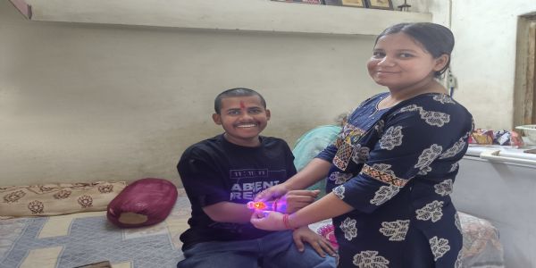 अनूपपुर: रेशम की डोर में बंधी भाई बहन का स्नेह, पूर्णिमा पर अमरकंटक में आस्था की डुबकी