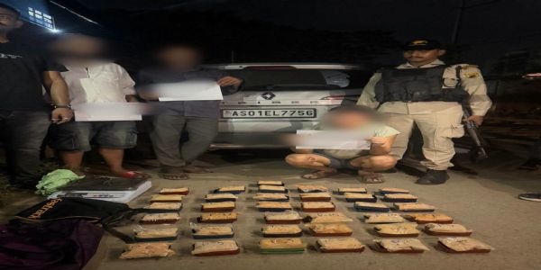 Image of the Three Arrested Drug Peddlers With Heroin Worth Over ₹3 Crore. Image of the Three Arrested Drug Peddlers With Heroin Worth Over ₹3 Crore.