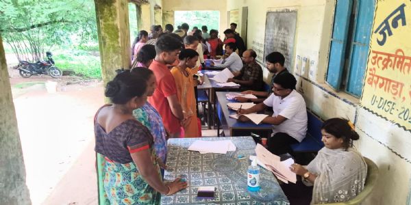खूंटी में मतदाता सूची के विशेष गहन पुनरीक्षण की प्रक्रिया जारी, दावे-आपत्तियों का हो रहा निस्तारण