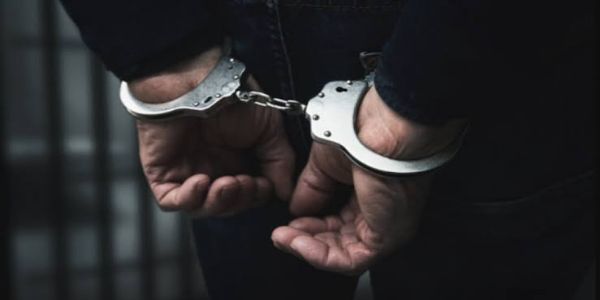 ऑनलाइन गेम की लत में कर्ज, कारोबारी दादा की हत्या; नाती समेत दो गिरफ्तार