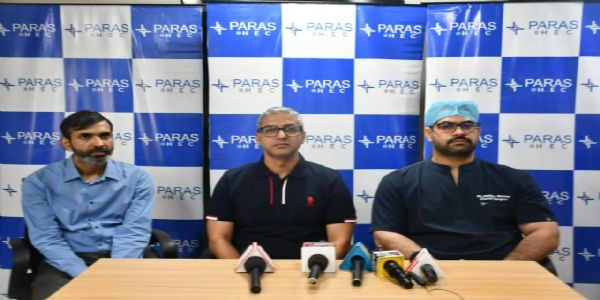 पारस एचईसी हॉस्पिटल में दो जटिल सफल रोबोटिक कैंसर सर्जरी