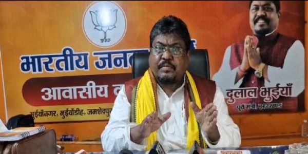 विधायक जयराम महतो के समर्थन में उतरे दुलाल भुइयां, पुलिस की कार्यशैली पर उठाए सवाल
